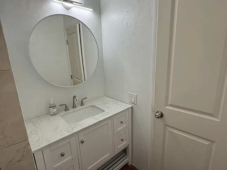 5053 SW 58th Ave #1 — Photo 7
