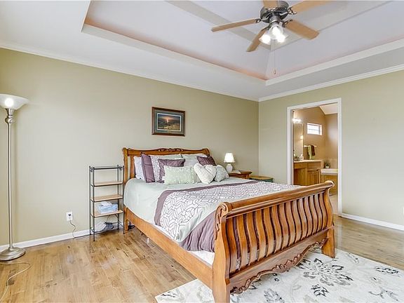 5th image of 2227 Makayla Ln