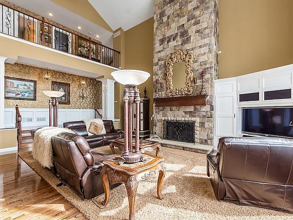 5th image of 242 Pinehurst Dr