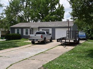 6300 E 152nd St, Grandview, MO 64030