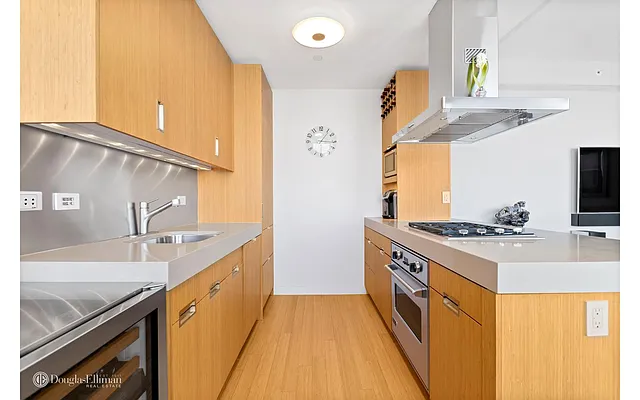 Sold by Douglas Elliman | media 12