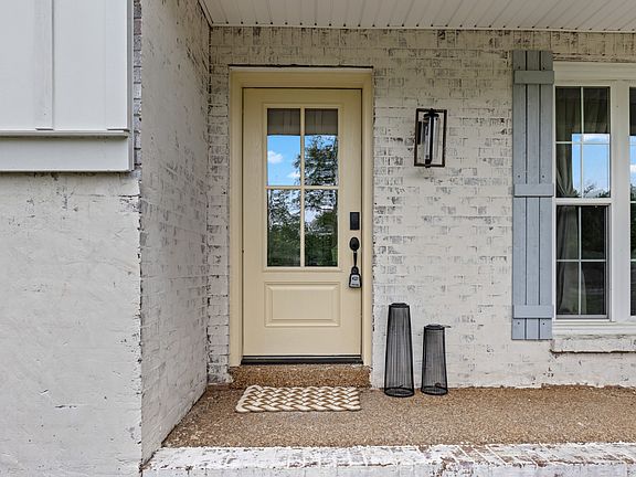4th image of 323 Kimberly Ct