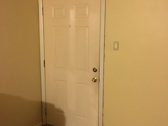 3rd image of 227 Whiteland Ave APT B6