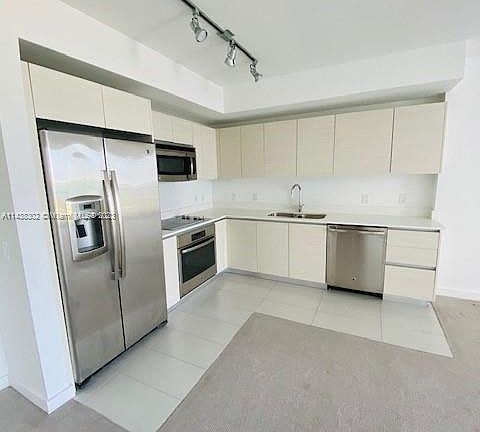 3rd image of 4250 Biscayne Blvd APT 1507