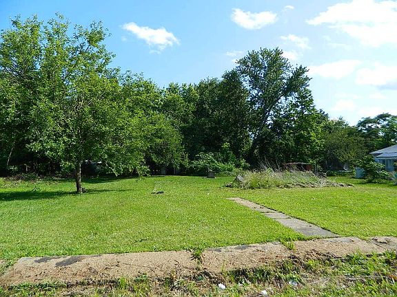 2nd image of 203 Miller Ave