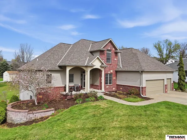 575 Franklin Dr, Crete, NE 68333