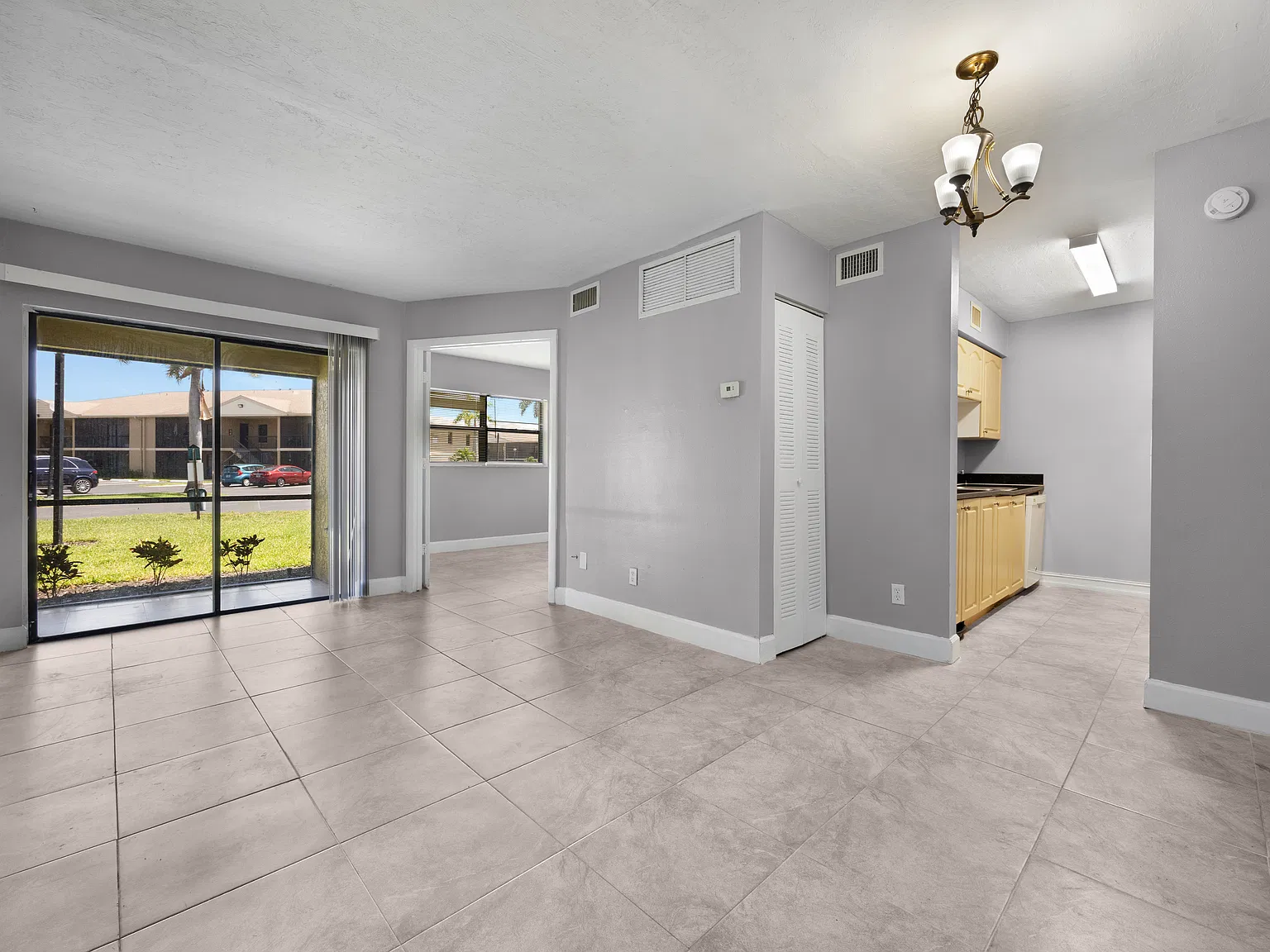 5315 Summerlin Rd — Photo 4