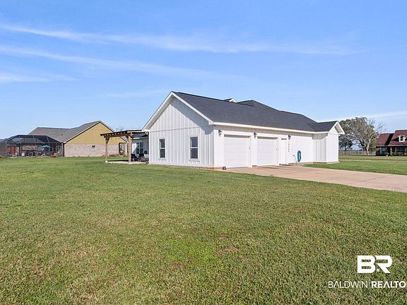 3rd image of 15565 Abigail Way