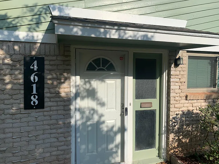 4618 N Harvey Pkwy — Photo 1