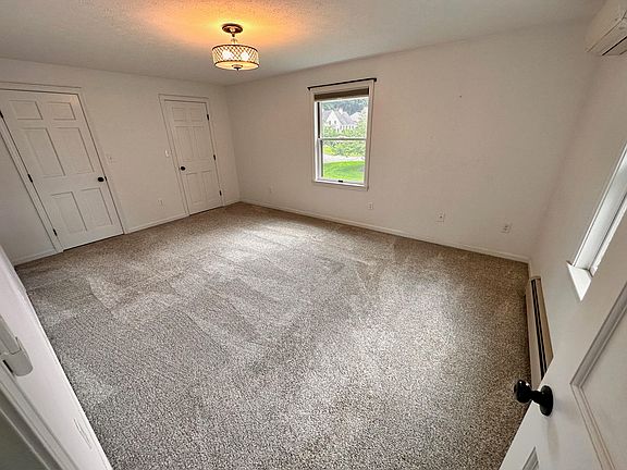 5th image of 8 Quaker Ln #8