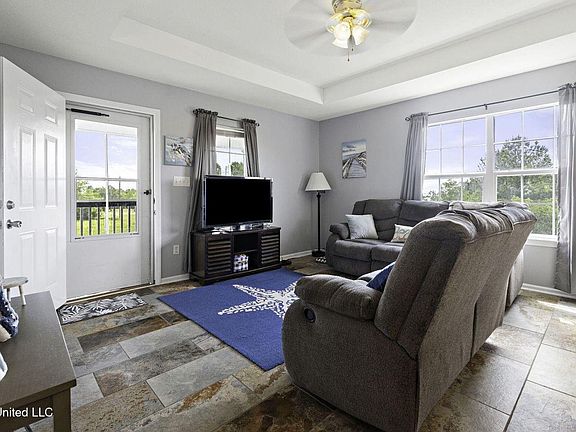 5th image of 5055 Ioor Ave