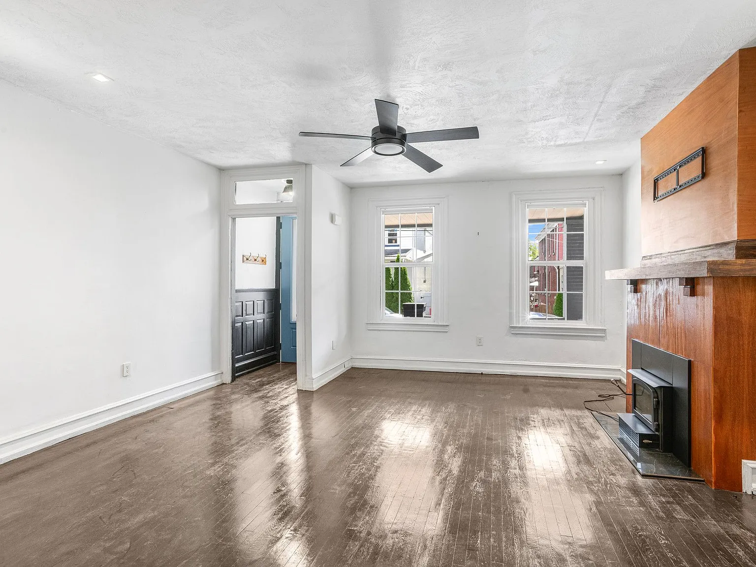 4 bed, 2125 sqft, $2,500 — Photo 4