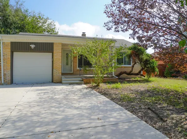 1134 S Fabrique Dr, Wichita, KS 67218
