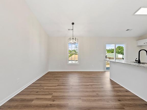 4th image of 2803 Gatewood Dr