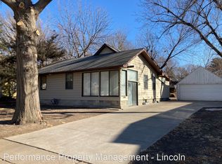 1936 S 52nd St, Lincoln, NE 68506