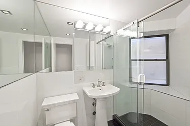 Rented by R New York