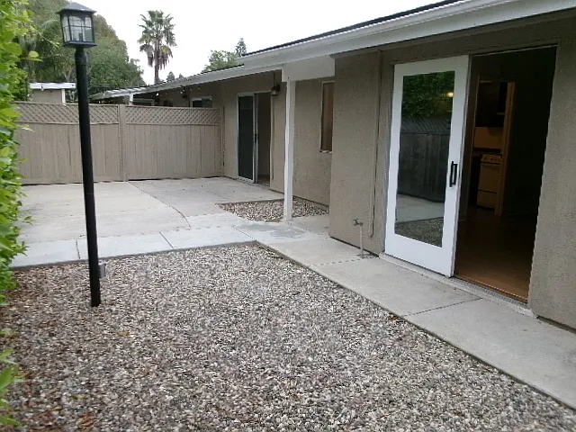 423 W Gutierrez St #1 — Photo 7