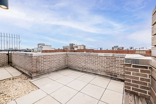 Rented by MNS | media 7