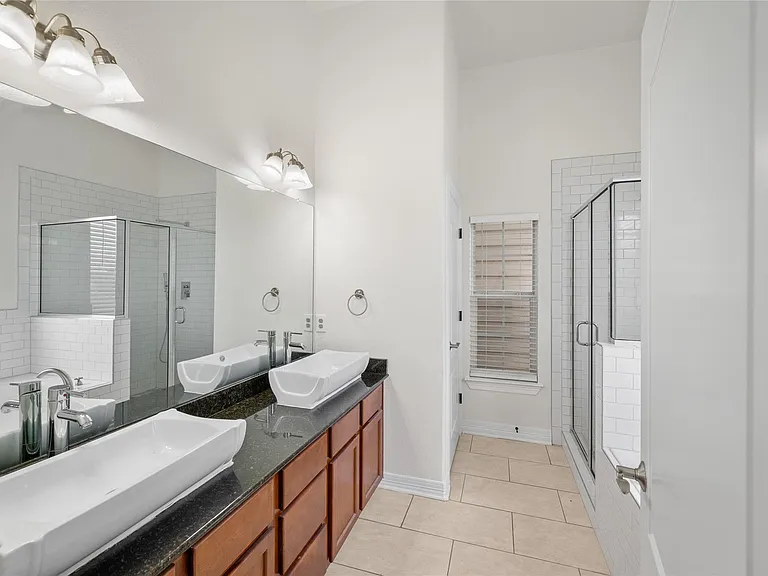 907 McKinney Park Ln — Photo 20