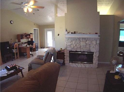 3rd image of 1190 SE Preston Ln