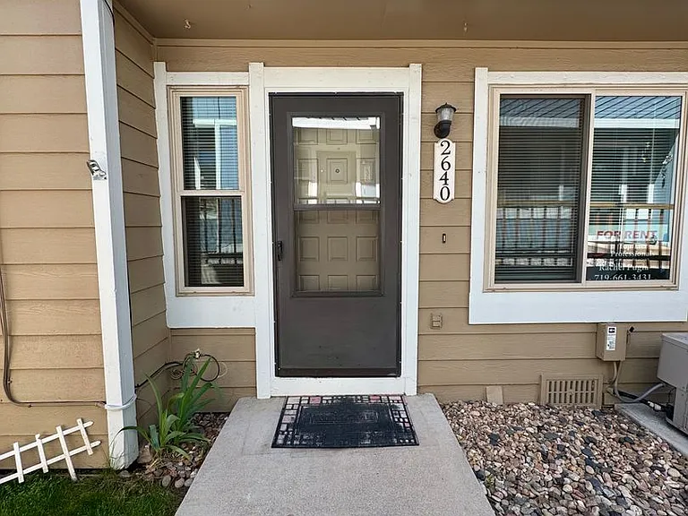 2640 Hearthwood Ln — Photo 2