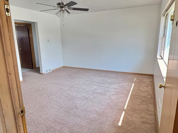 2424 W Howard Ave APT 1, Milwaukee, WI 53221