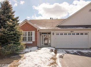 814 Bellevue Cir #814, Oswego, IL 60543