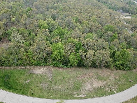 4th image of 2747 E Stone Mountain Dr