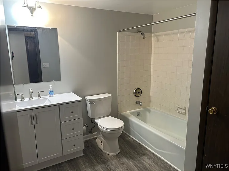 186 Peppertree Dr — Photo 9