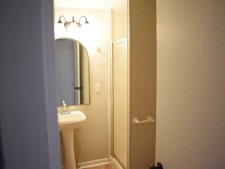 221 N Sanders St — Photo 15