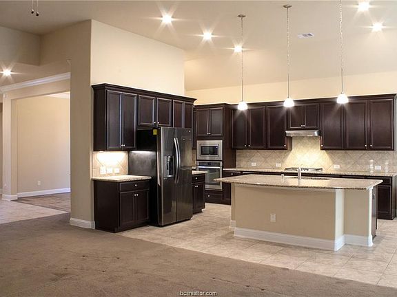 3rd image of 18402 Siberia Bay Cir
