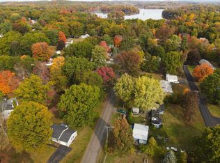 4 Niver Ct, Niverville, NY 12130