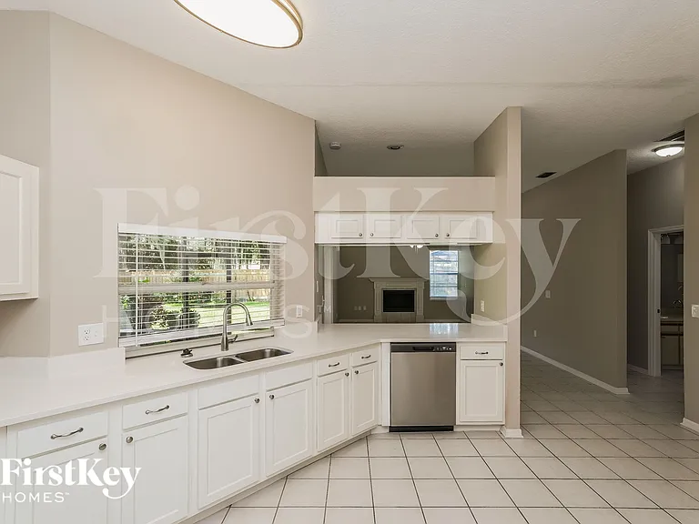 9712 Glenpointe Dr — Photo 7