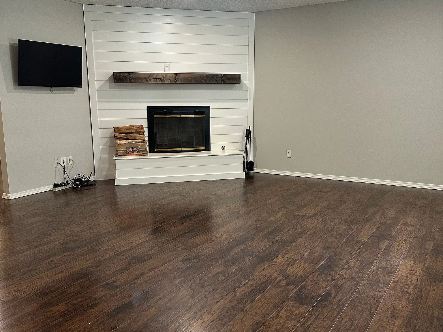 3 bed, 2072 sqft, $2,300 — Photo 2