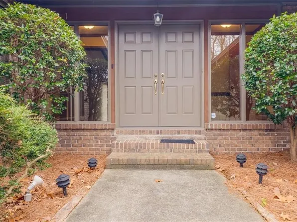 1883 Raintree Ct, Snellville, GA 30078