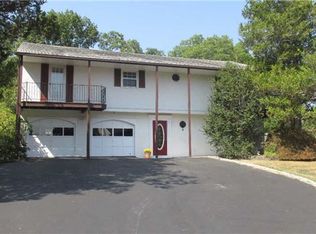 70 Richmond Ave, Patchogue, NY 11772