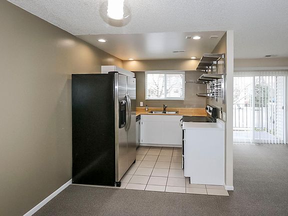 5th image of 1042 E Quail Vista Ct APT D