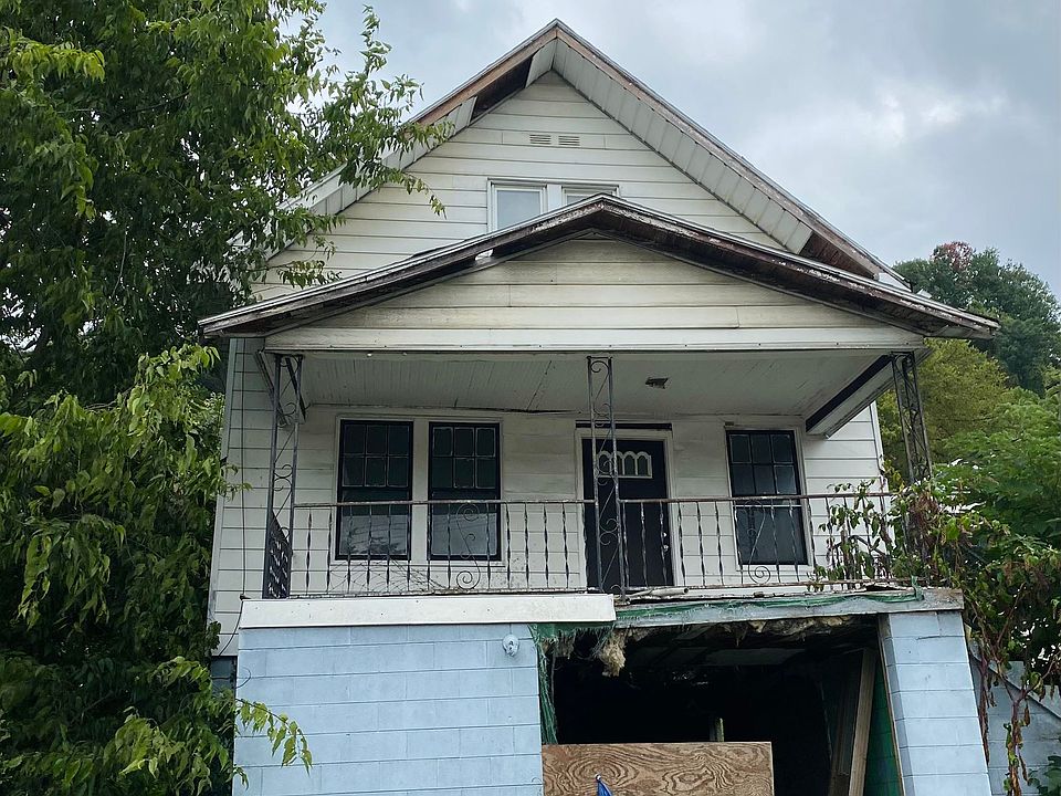 2nd image of 3246 Louisa St