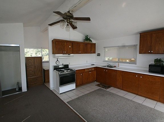 5th image of 804 N Waverly St