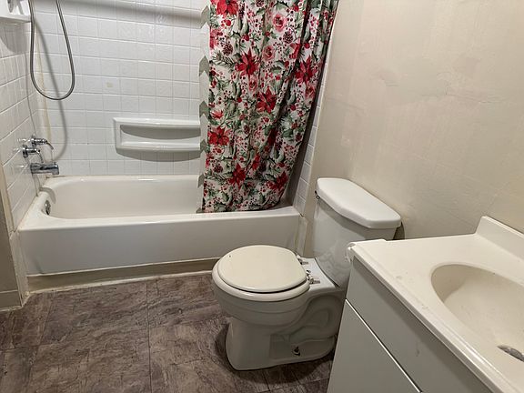 4th image of 258 W Vine St #1