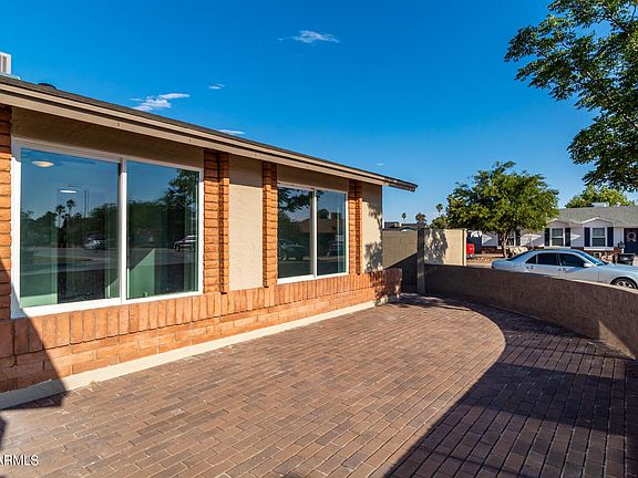 5th image of 1019 S Helms Cir