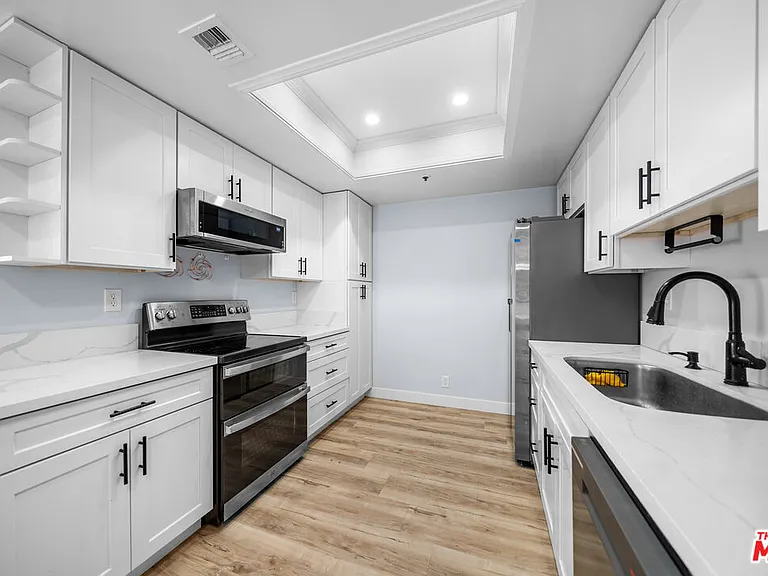 727 S Ardmore Ave #108 — Photo 14