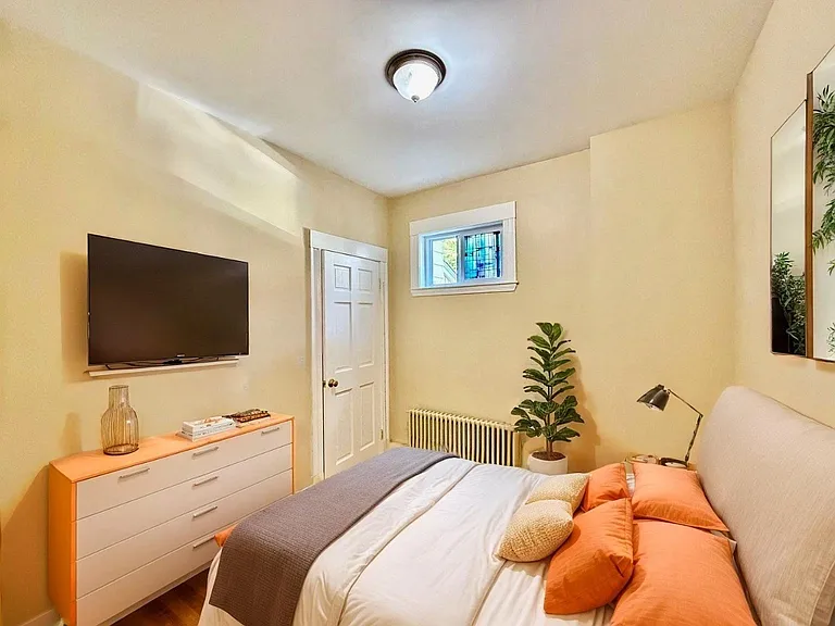 163 Walnut St #1 — Photo 4