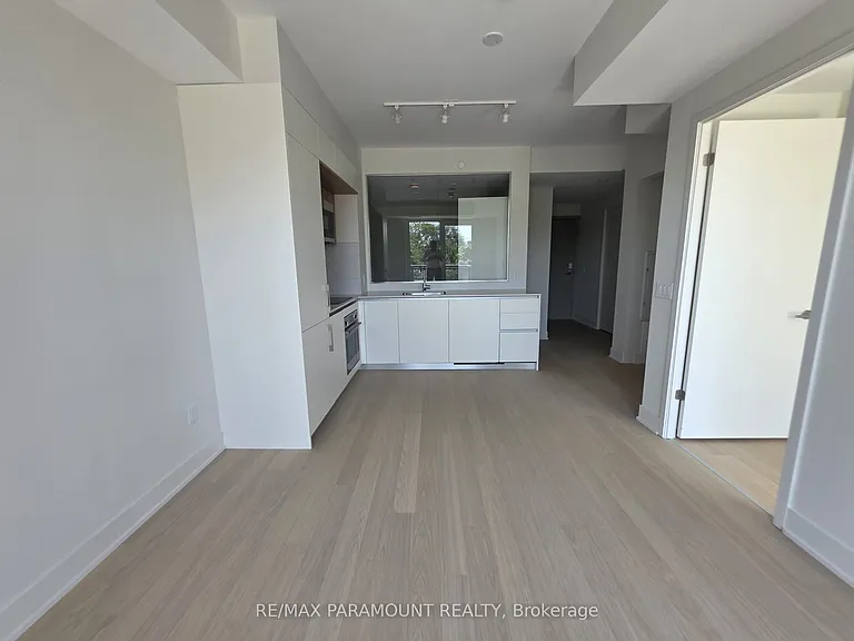 322 Dupont St #307 — Photo 7