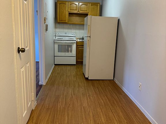 3rd image of 250 McLean Ave APT 6B