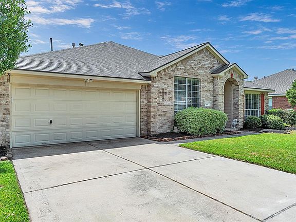 3rd image of 2418 Deerfield Dr