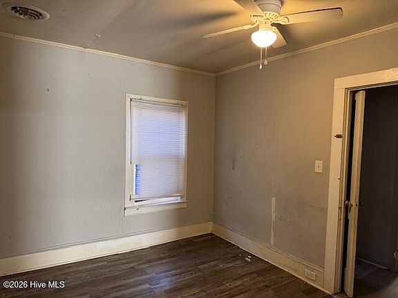 3rd image of 225 Jackson Street