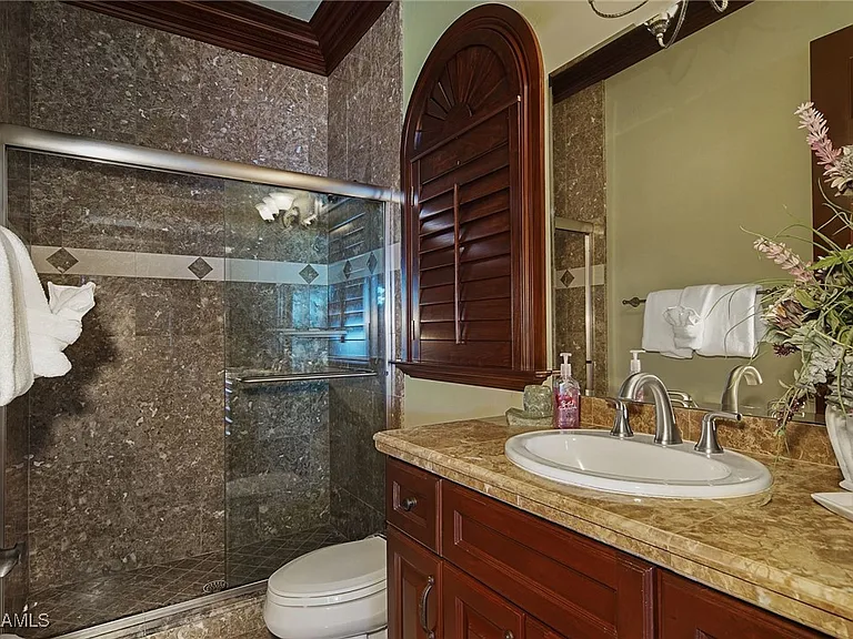 232 Bayshore Dr — Photo 16