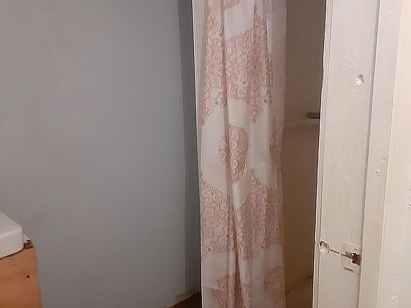 3rd image of 1220 E Broughton St