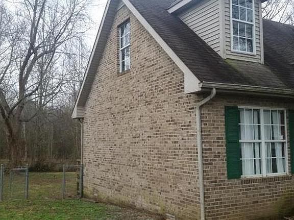 2nd image of 814 Shelton Cir